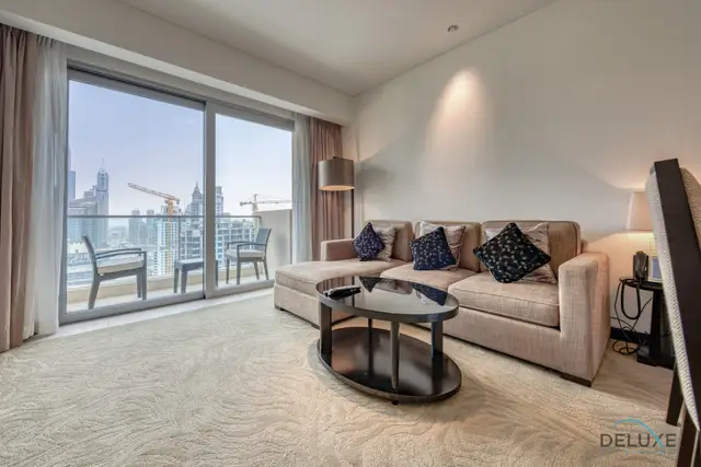 Hotel-inspired Residence w/ Marina Canal Views 1-Bedroom — Dubai Marina