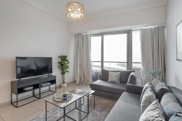 Scenic 1-Bedroom at Ocean Heights — Dubai Marina