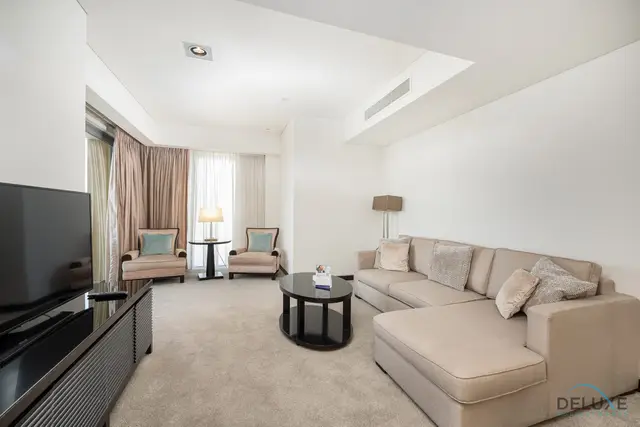 Marina Canal Views 2-Bedroom Unit Next to Marina Mall — Dubai Marina
