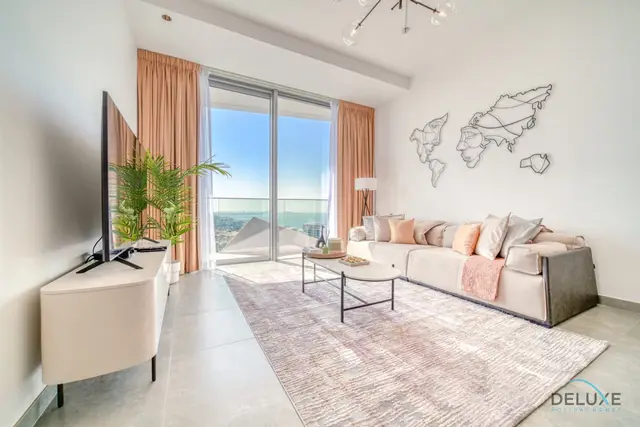 Cosmopolitan 2-Bedroom at Stella Maris — Dubai Marina