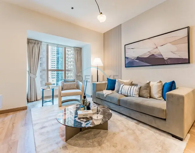 Renovated Unit with Skyscraper Views — Dubai Marina