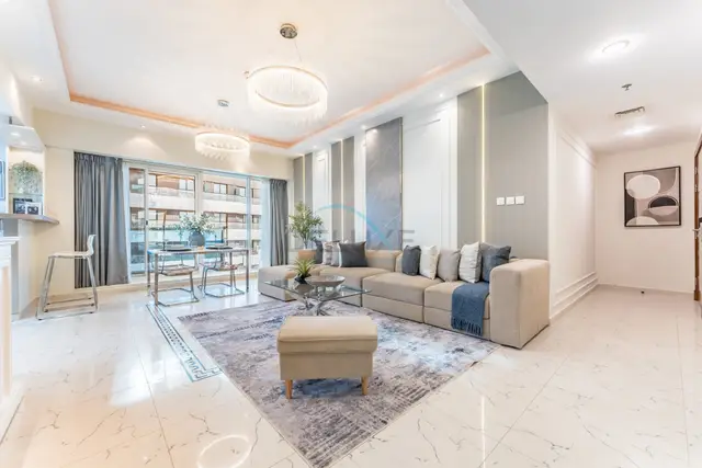 Minutes from Marina Promenade, Surrounded by Shops — Dubai Marina